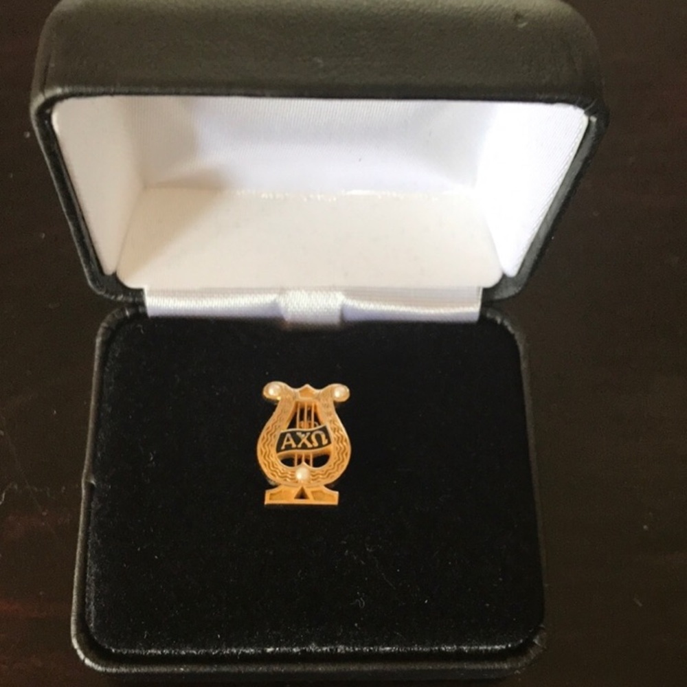 Axo pin